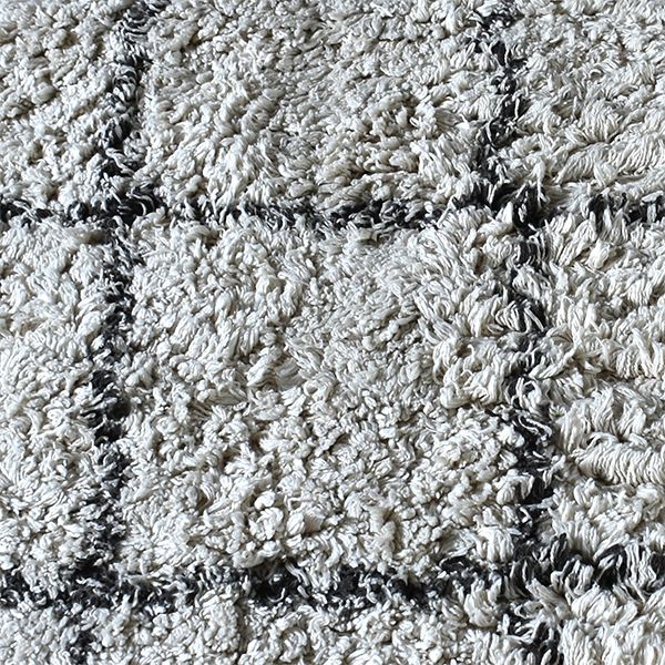 Table Tufted Ivory Charcoal Rug